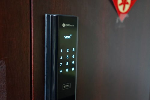 华为智选voc智能门锁s 多种开锁姿势,出行更自由